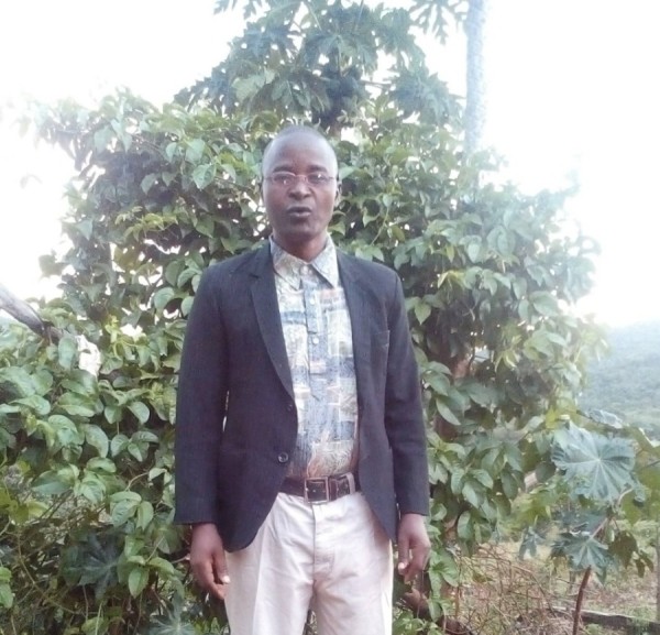 Attraktiv Gentleman Duncan comfort 45 from Kenia