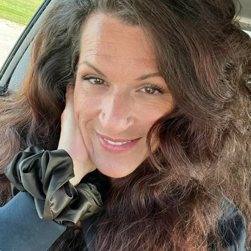 ساحرة امرأة Angie D Blake 41 from الولايات المتحدة