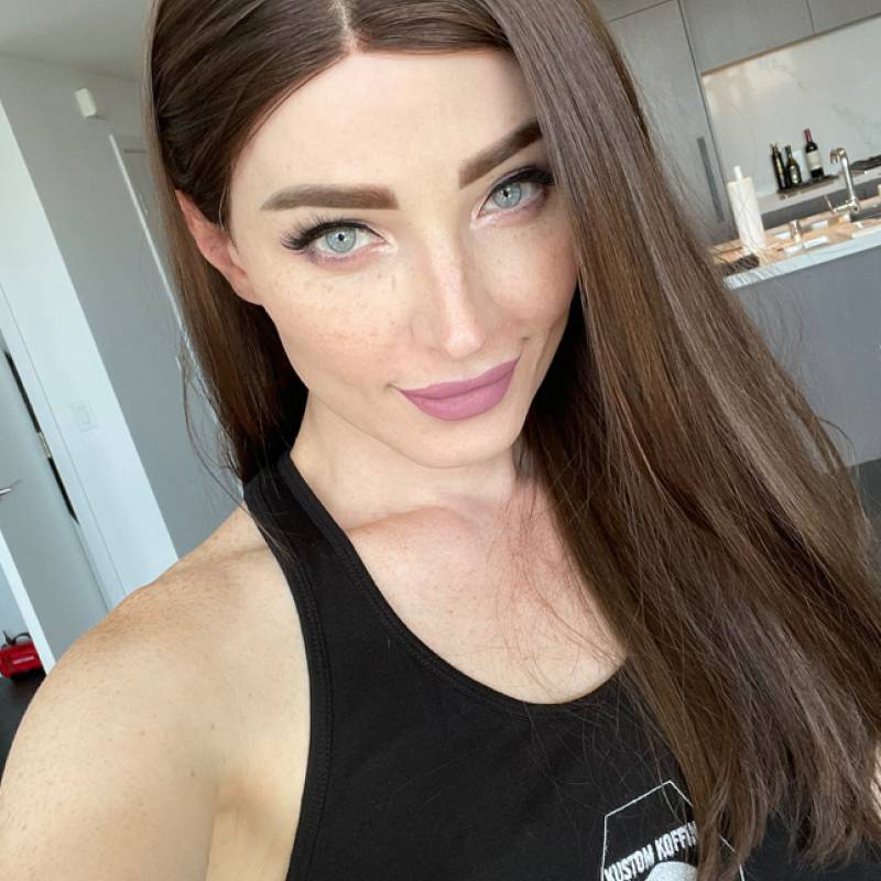 Single Donna Adrian 28 from Canada