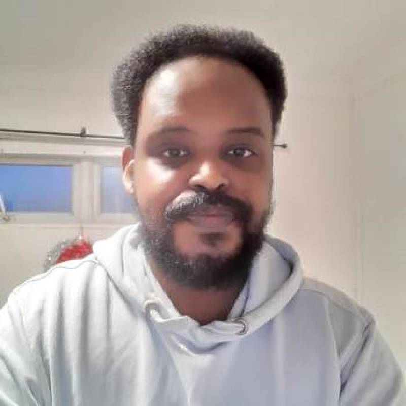 مثيرة رجل ali 32 from المملكة المتحدة