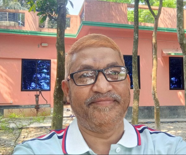 Mature Man Zahid 50 from Bangladesh