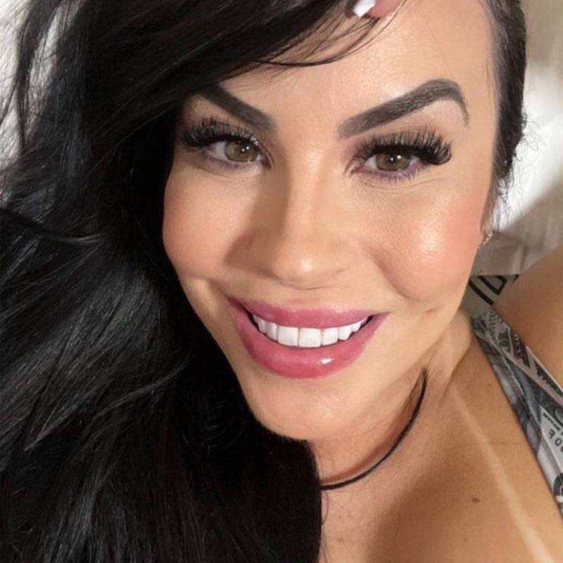 Single Lady Cecilia kingery 45 from United Kingdom