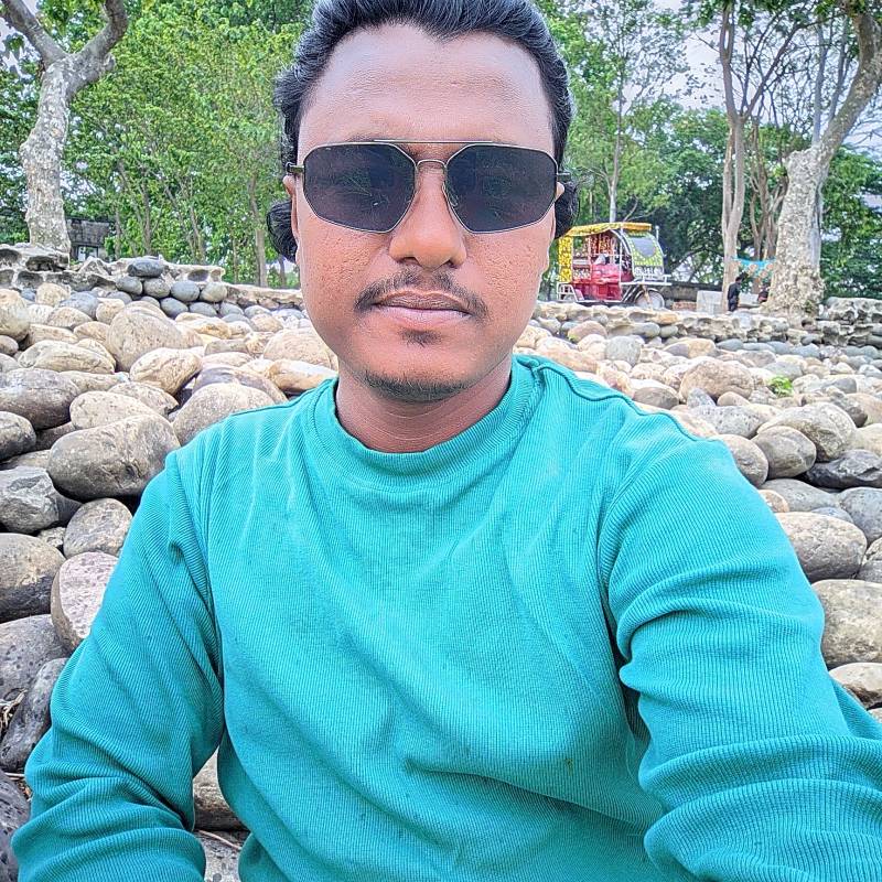 Güzel Adam Sk Emon 31 from Bangladesh