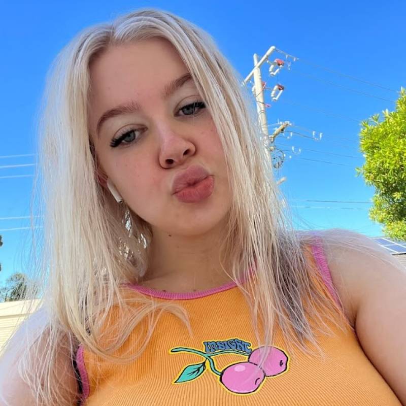 Горячая Девушка michelle 27 из Соединенные Штаты