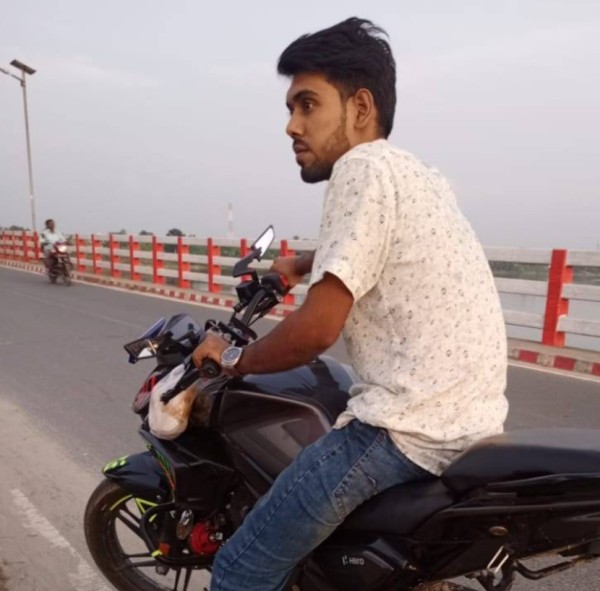 Heiß Mann Asusho 26 from Bangladesh