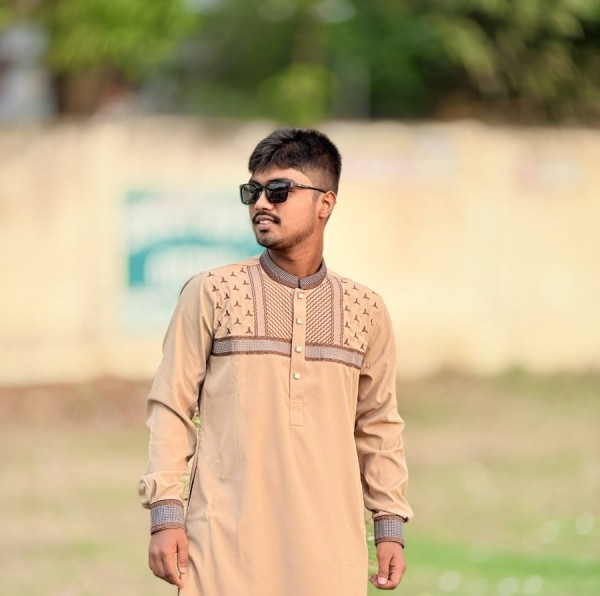 Pretty Student Nktowhid 20 from Bangladesh