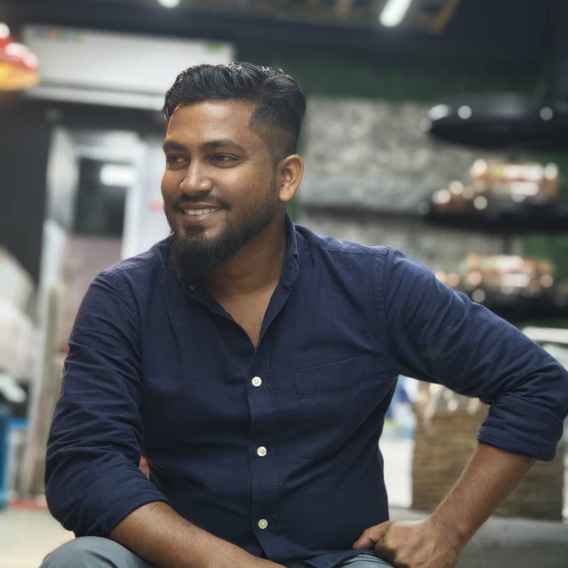 Linda Cara Khan 27 from Bangladesh