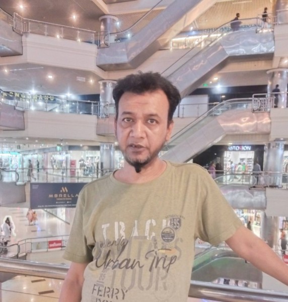 Atractiva Hombre Roney 46 from Bangladesh