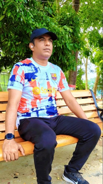 Attractive Man hossan 37 from Bangladesh
