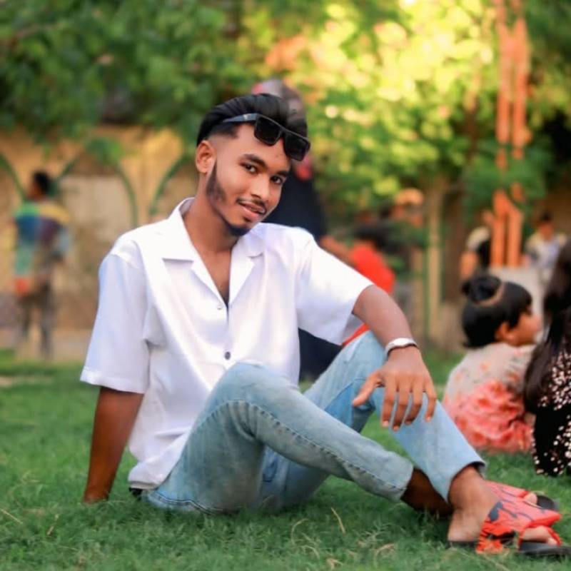 Pretty Student FAHIM 18 from Bangladesh