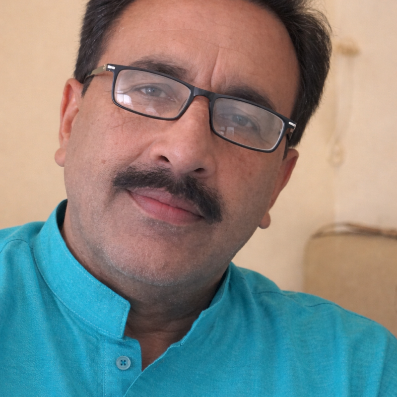 Attraktiv Gentleman Fida khan 41 from Pakistan