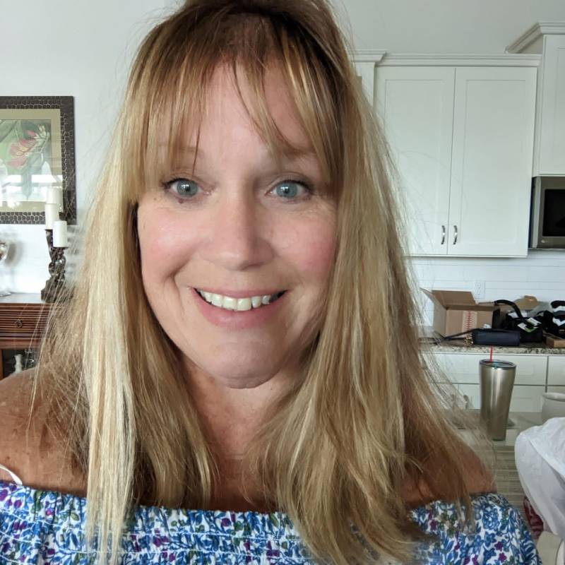 Charming Woman Suzzylee 40 from United States