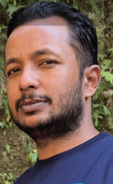 Encantadora Caballero .Nayan Nath 35 from Bangladesh