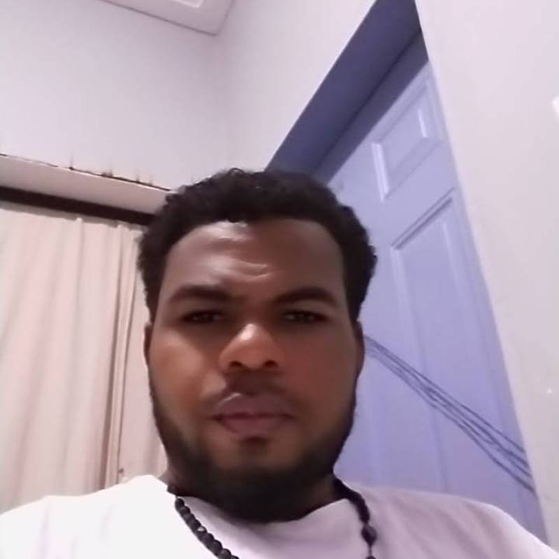 Single Gentleman chidi 40 from Senegal