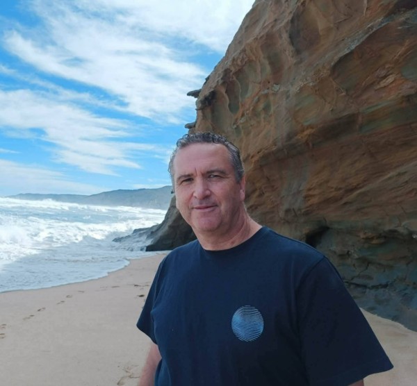 Senior Gentleman Kevin 50 from Australia