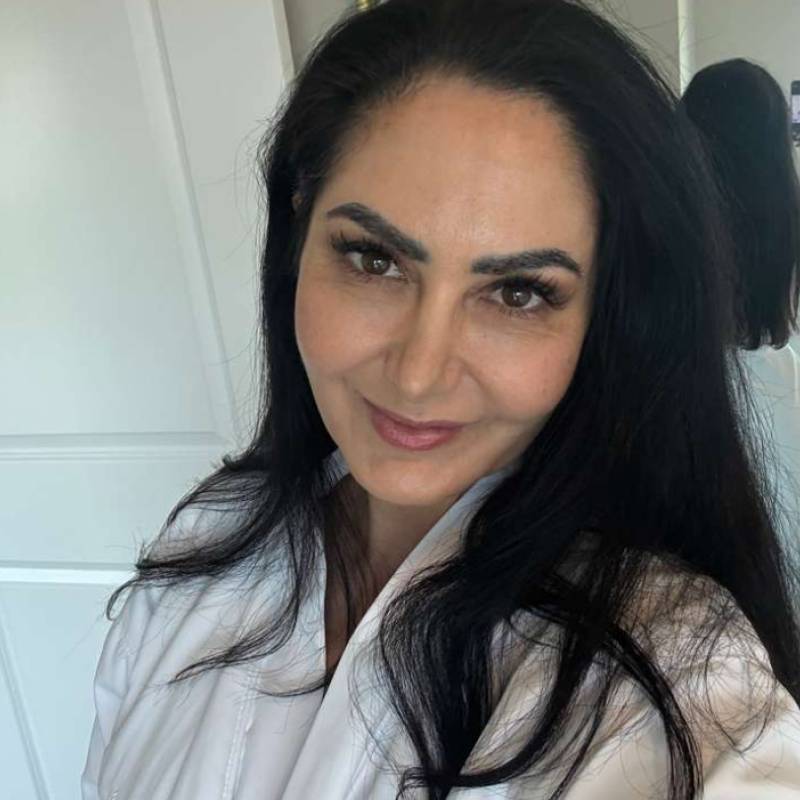 Charming Woman Gloria 48 from United States