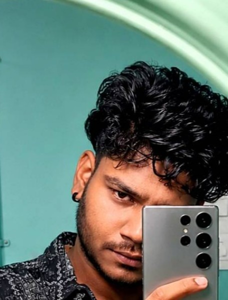 Pretty Student Sheikh Porosh 19 from Bangladesh