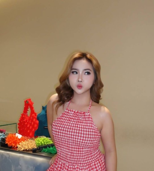 Single Woman Matrica 41 from Singapore