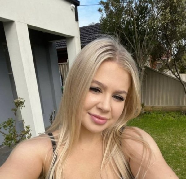 Hot Woman ROSEKKLHARRIET 34 from Australia