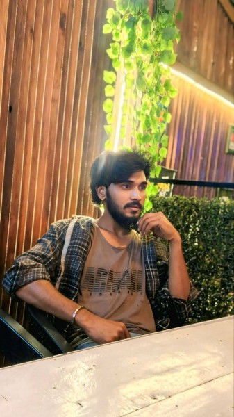 Süß Junge ARIYAN 24 from Bangladesh