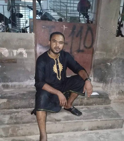 Attractive Man Nazmul 38 from Bangladesh
