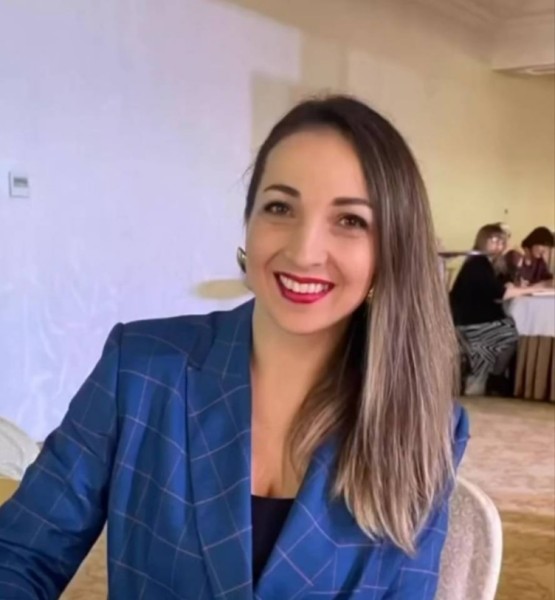 Single Lady Aisha 35 from Spain