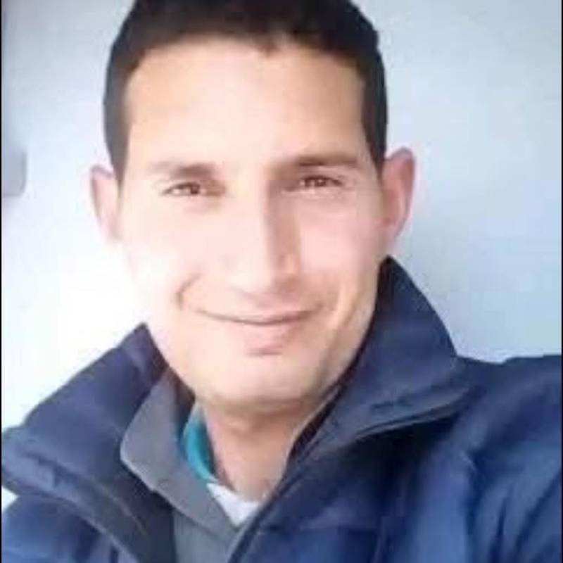 Single Mann anis 38 from Tunesien