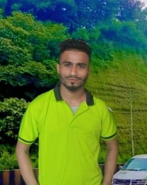 Heiß Typ Ashik L L B 30 from Bangladesh