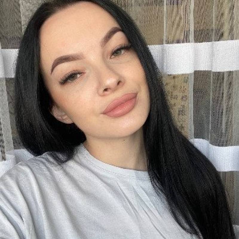Charmante Femme Alina 35 from Allemagne