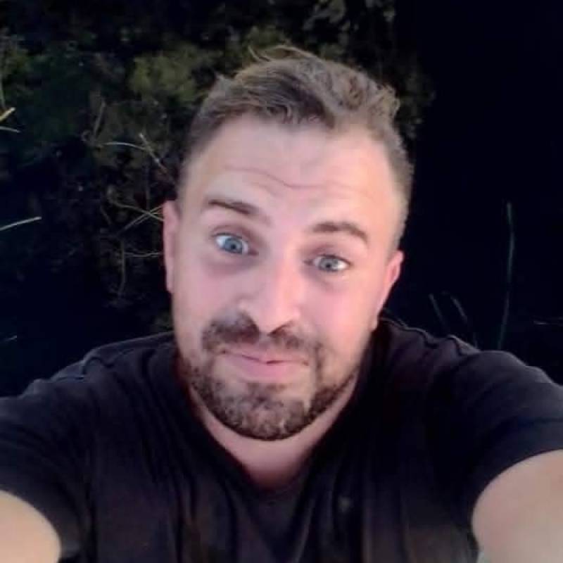 Single Gentleman Adem 40 from Algeria