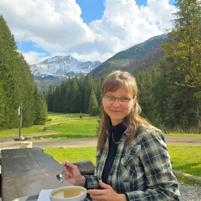 Attractive Woman Edyth 45 from Belgium