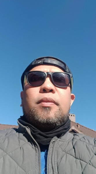 Attractive Man Ronald 40 from Poland