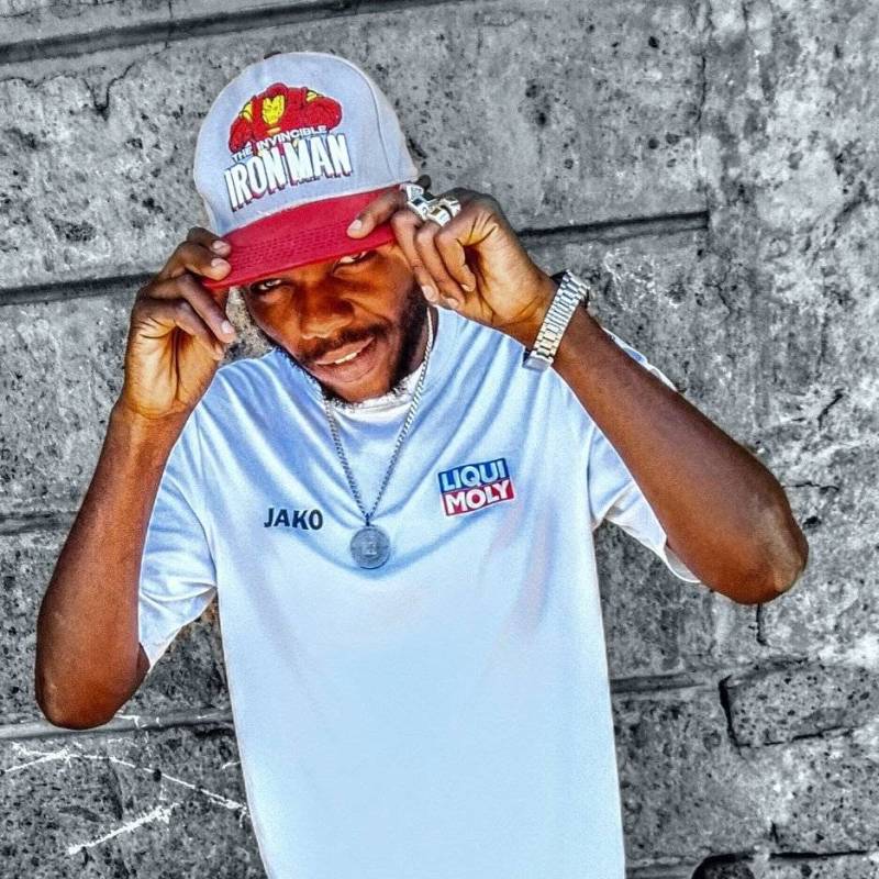 Hübsch Junge malik 23 from Kenia