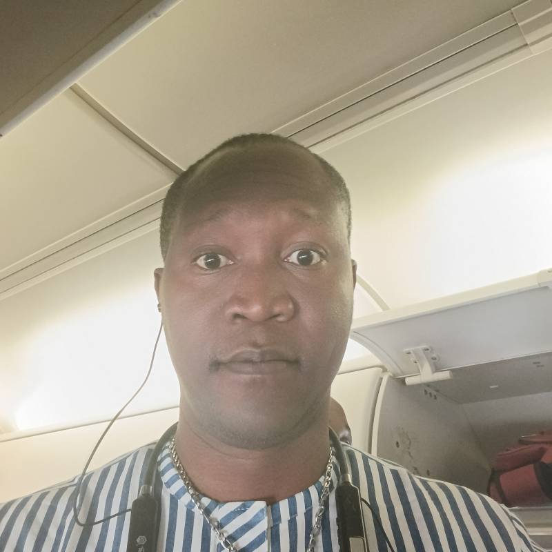 Bekar Beyefendi Yannick 43 from Orta Afrika Cumhuriyeti