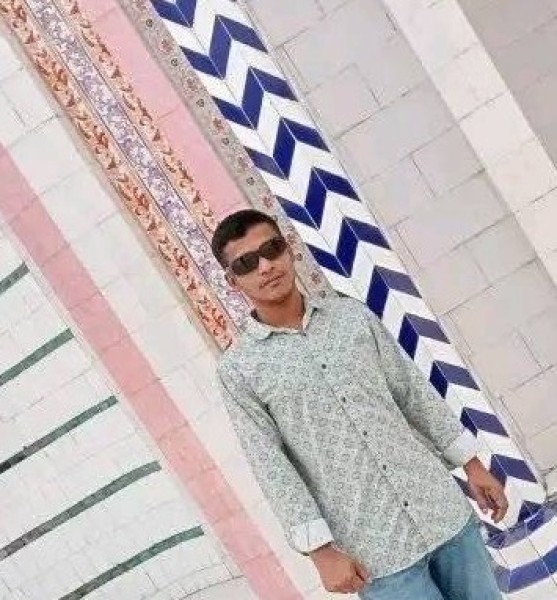 Hübsch Student Roky 23 from Bangladesh