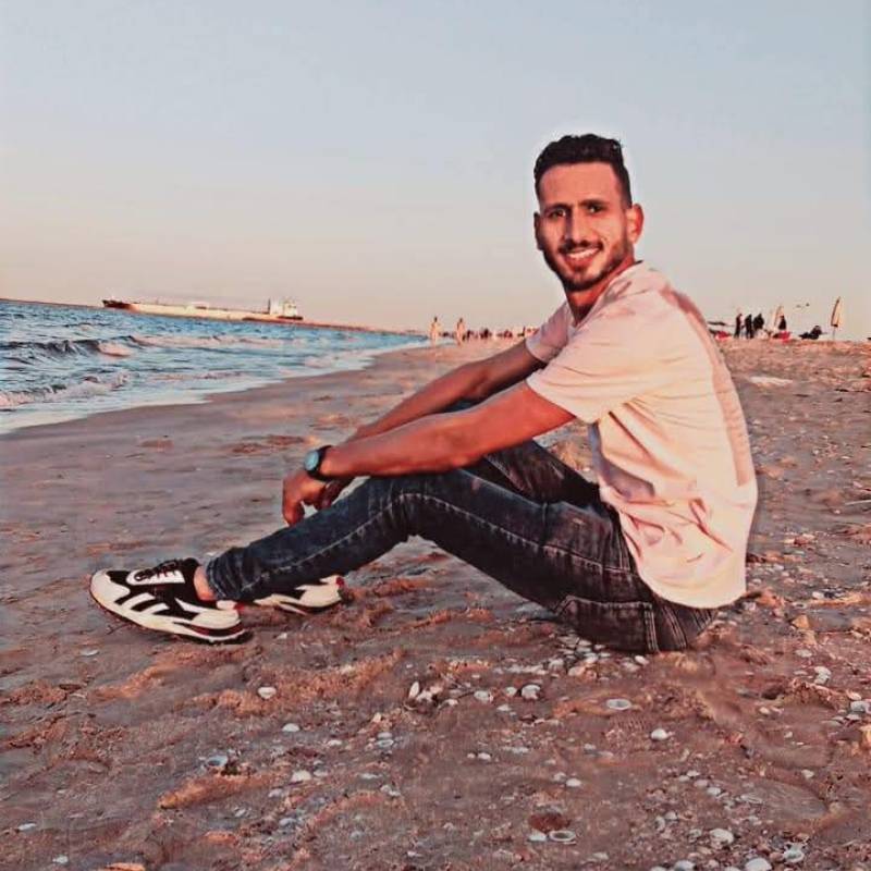 جميلة شاب Yasin 28 from المملكة المتحدة