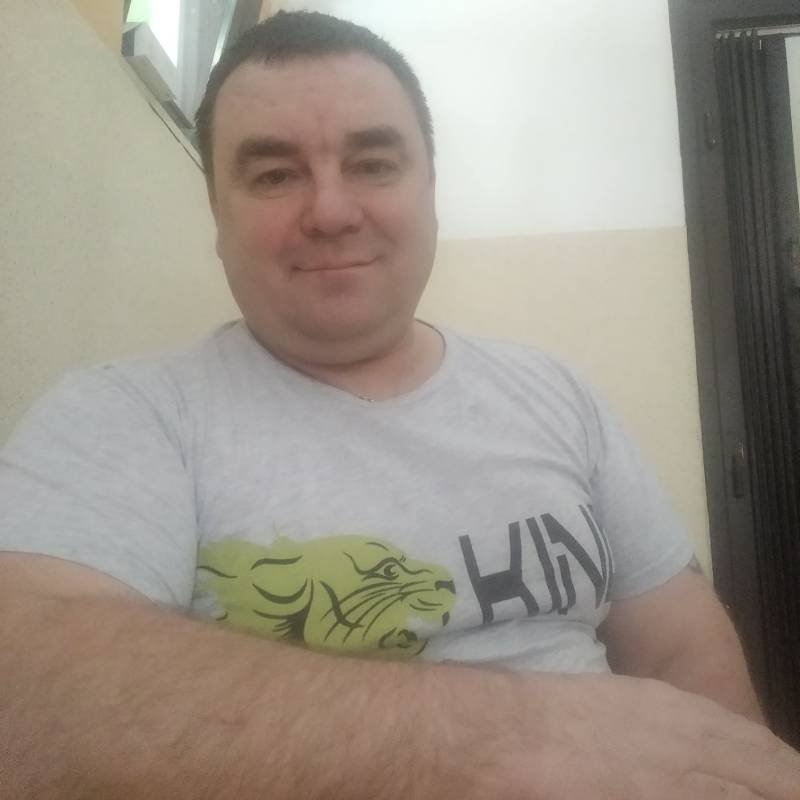 Mature Gentleman Kamil 51 from Angola