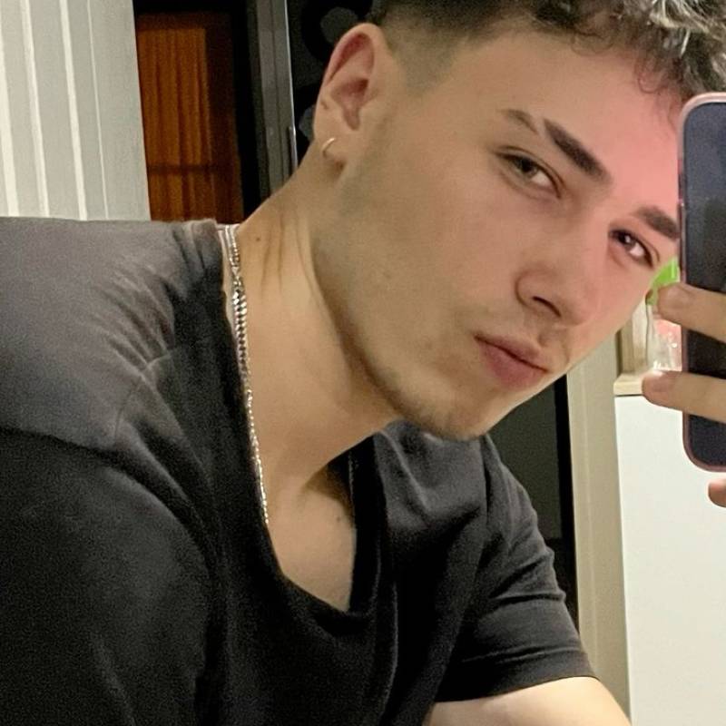 Cute Student Emre 18 from Turkey